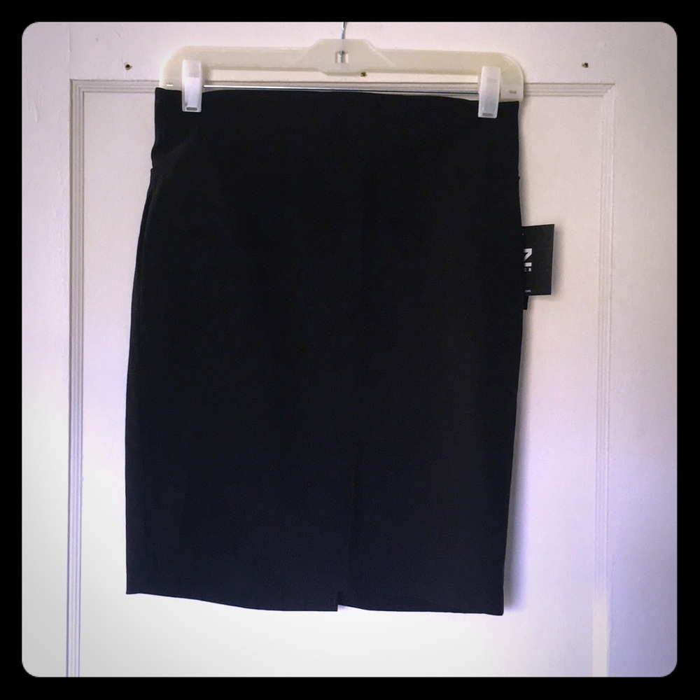 NWT Iz Byer Black Pencil skirt